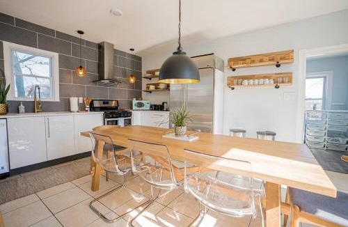 Atlantic City Apartment | AC Beach House 8BR 4BA 4000 SqFt Big Groups