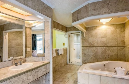 Atlantic City Hotel | AC Lodge by Beach and Boardwalk