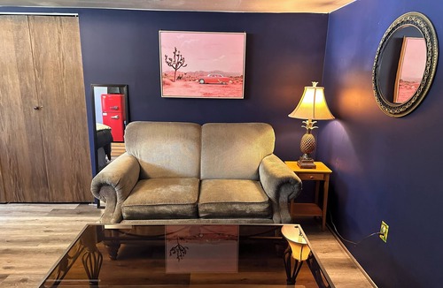 Sioux City Condo | Adorable 1-bedroom condo with AC in charming Sioux City.