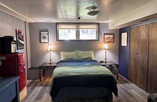 Sioux City Condo | Adorable 1-bedroom condo with AC in charming Sioux City.