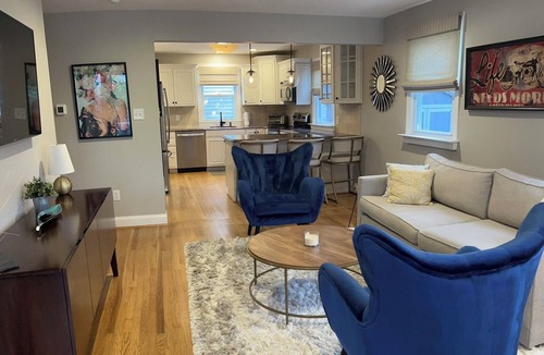 Margate City House | Adorable 2BR 2Bath home 3 blocks from the beach in the heart of Margate, NJ