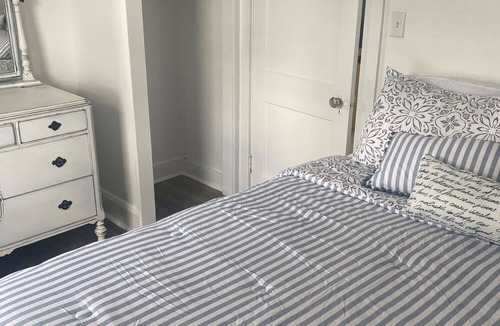 Ortley Beach House | Adorable 3-bedroom lower unit !/2 block from Ocean - 21 L Street