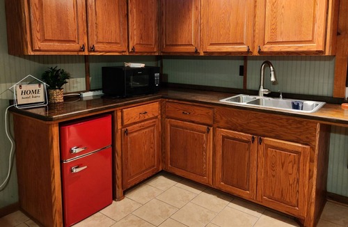 New Zion Apartment | Adorable Guest House with a Pool - 10 minutes from both major hops