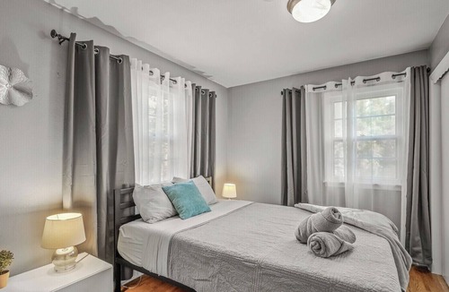 Oakdale House | Adorable Home- 3M Headquarter/MOA/St Paul