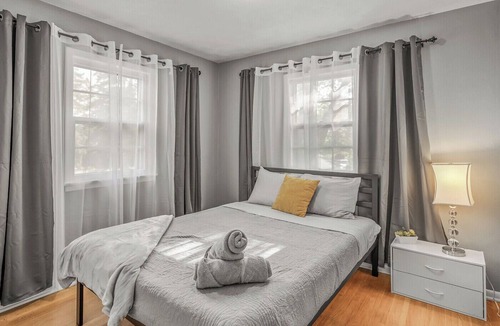 Oakdale House | Adorable Home- 3M Headquarter/MOA/St Paul