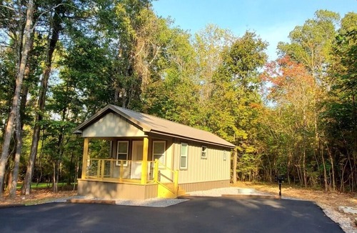 Guntersville Apartment | Adorable Tiny House Cabin- Lake Guntersville