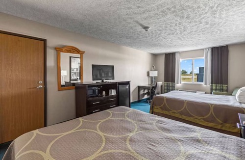 El Paso Hotel | Adventure Between Cities | Affordable El Paso Comfort Near Peoria | 3 Units