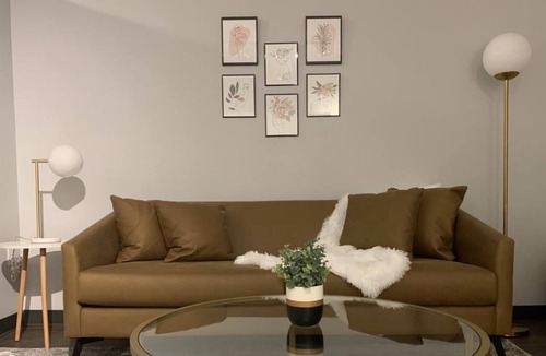 Des Moines Apartment | Airy 1BD/1BA + City Views - Downtown Des Moines