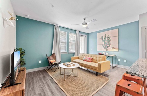 Montopolis Apartment | Airy 1BR luxe suite close to Downtown w/fast WiFi