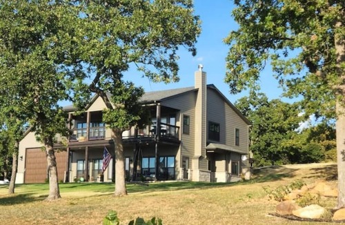 Skiatook House | AJ's by the Lake, Skiatook Lake Getaway