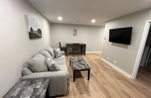South Central Omaha Apartment | Aksarben Apt-Cozy One Bedroom