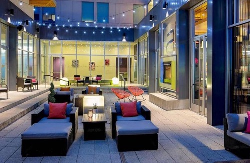 Greenbrier East Hotel | Aloft by Marriott Chesapeake