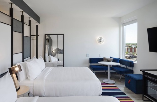 South Central Omaha Hotel | Aloft by Marriott Omaha Aksarben Village