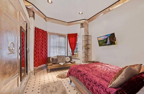 Camden House | Amazing 4Bedroom home sleeps 16 Guests