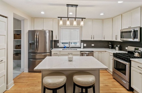 Libertyville House | Amazing home in DT Libertyville - Near Naval Base!