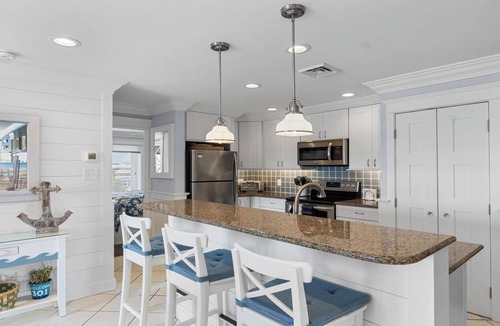 Avalon Condo | Amazing Ocean Views -3BR/2BA Beach Block Condo W/Heated Pool