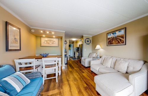 Midtown Ocean City Condo | Amazing Suite in Oceanside Building w/Shared Pool, Private Washer/Dryer, WiFi