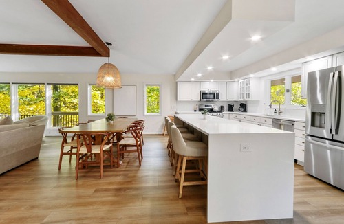 Fontana House | AMAZING LAKE GENEVA ABBEY SPRINGS HOME + HOT TUB + 2 GOLF CARTS!