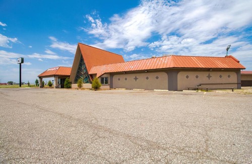 Perry Hotel | American Best Inn By OYO I-35 Perry near Lake McMurtry
