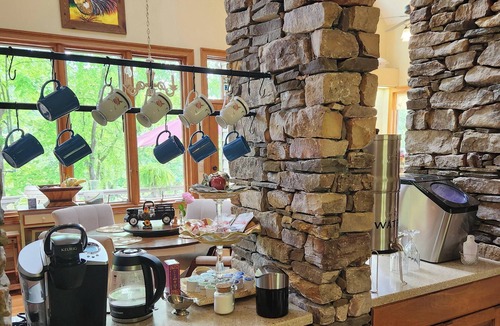 Rockmart Bed & Breakfast | Americana at Becks Lake Bed and Breakfast