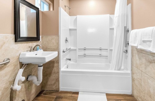 Avenel Hotel | Americas Best Value Inn Avenel Woodbridge