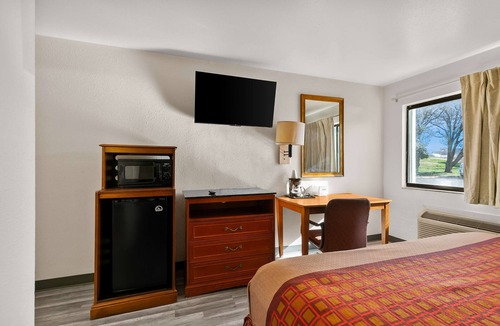 Highlands Hotel | Americas Best Value Inn Lincoln Airport