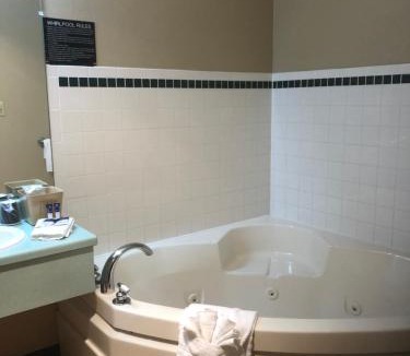 Onawa Hotel | Americas Best Value Inn Onawa