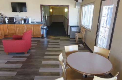 Story City Hotel | Americas Best Value Inn Story City