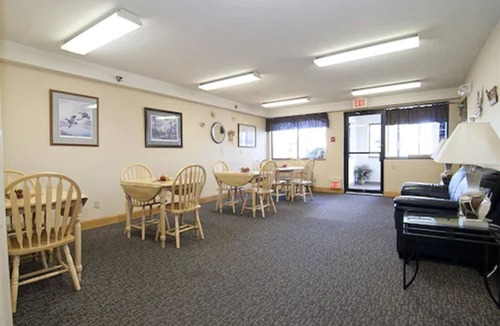 Zumbrota Hotel | Americas Best Value Inn Zumbrota