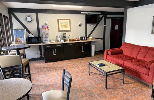 Webster City Hotel | Americas Inn
