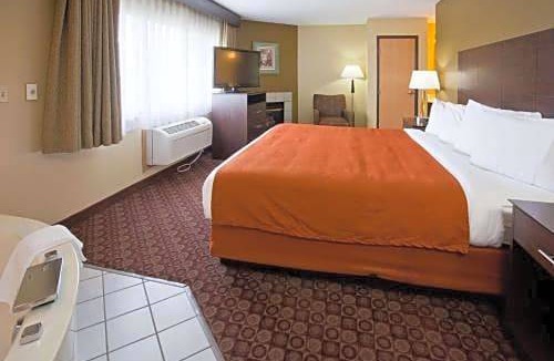 Blue Earth Hotel | AmericInn by Wyndham Blue Earth