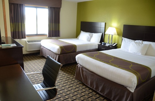 West Burlington Hotel | AmericInn by Wyndham West Burlington