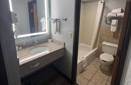 Albert Lea Hotel | AmericInn by Wyndham Albert Lea