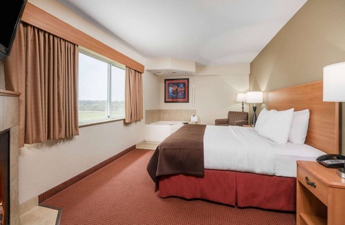 Anamosa Hotel | AmericInn by Wyndham Anamosa