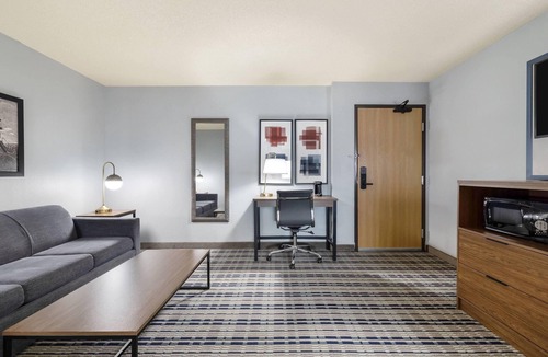 Chamberlain Hotel | AmericInn by Wyndham Chamberlain - Conference Center