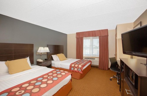 Oakdale Hotel | AmericInn by Wyndham Coralville