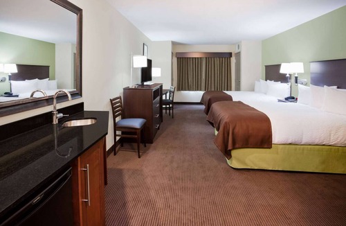 De Witt Hotel | AmericInn by Wyndham DeWitt