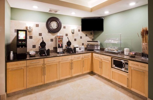 De Witt Hotel | AmericInn by Wyndham DeWitt