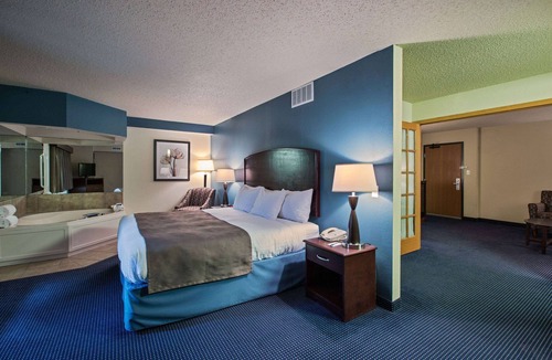 Fort Dodge Hotel | AmericInn by Wyndham Fort Dodge