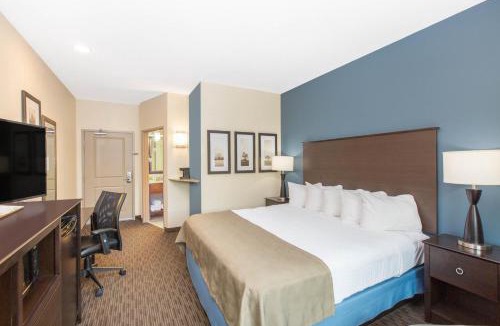 Humboldt Hotel | AmericInn by Wyndham Humboldt