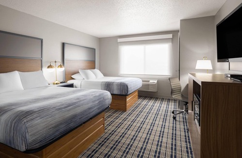 Muscatine Hotel | AmericInn by Wyndham Muscatine