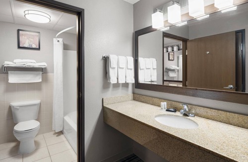 Muscatine Hotel | AmericInn by Wyndham Muscatine