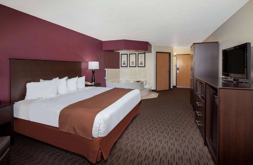 Northfield Hotel | AmericInn by Wyndham Northfield