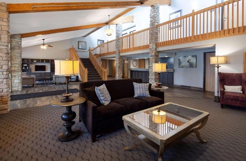 Northfield Hotel | AmericInn by Wyndham Northfield