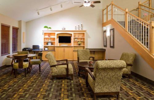Osage Hotel | AmericInn by Wyndham Osage