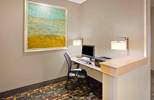 De Witt Hotel | AmericInn by Wyndham DeWitt