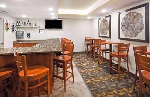 De Witt Hotel | AmericInn by Wyndham DeWitt