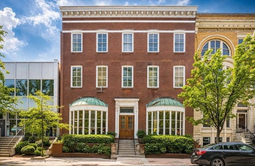 Old Goucher Apartment | Amour Luxury King Suite w/Soaking Tub - Boutique Hotel Near Johns Hopkins & DT