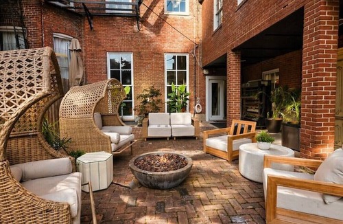 Old Goucher Apartment | Amour Luxury King Suite w/Soaking Tub - Boutique Hotel Near Johns Hopkins & DT