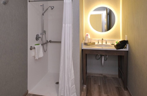 Deale Hotel | Anchored Inn at Hidden Harbour Marina